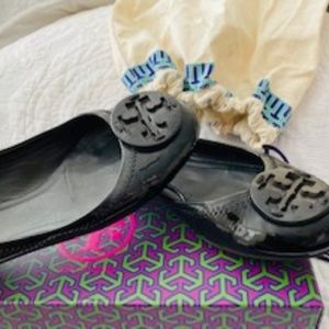 Tory Burch Shoes - TORY BURCH REVA PATENT BLACK FLATS SIZE 7 Tory Burch Shoes - TORY BURCH REVA PATENT BLACK FLATS SIZE 7